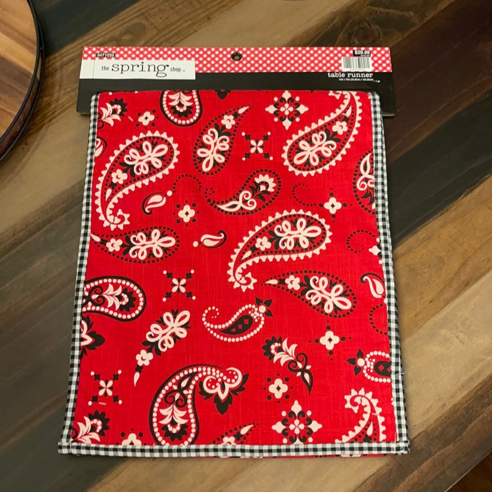 Paisley Table Runner